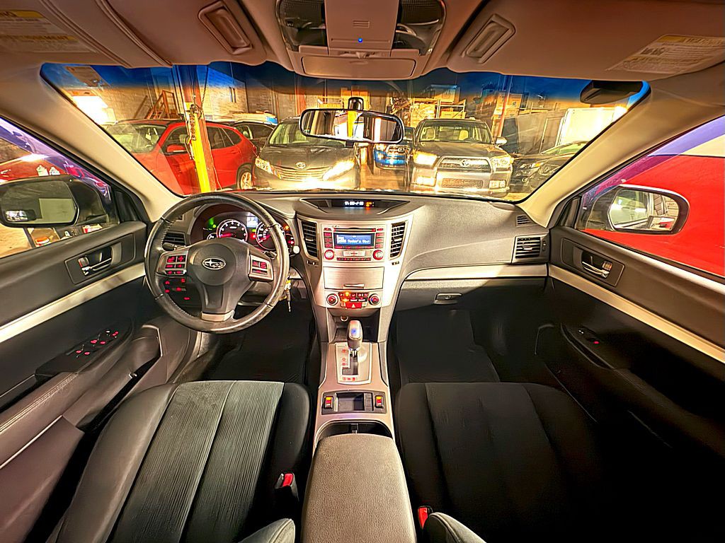 2013 Subaru Outback Image 19