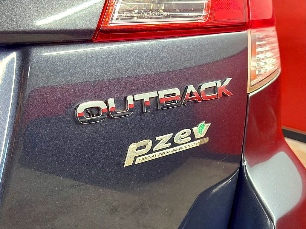 2013 Subaru Outback Image 27