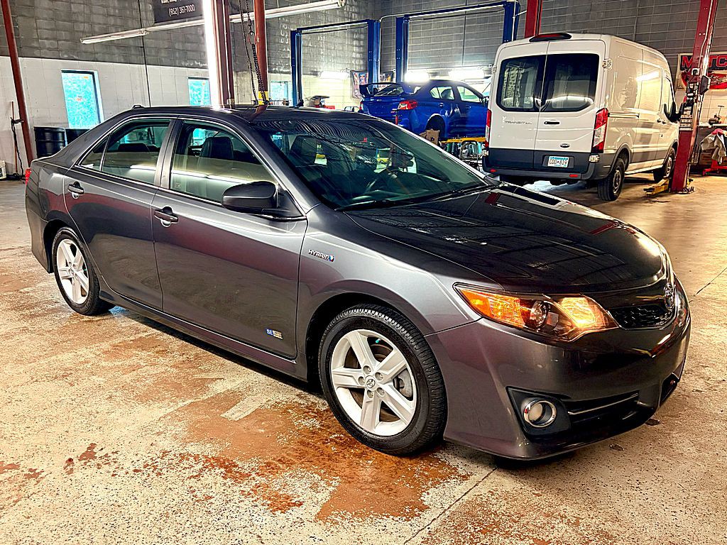 2014 Toyota Camry Image 8