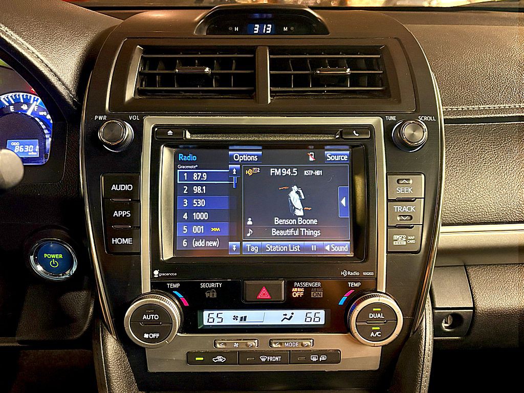 2014 Toyota Camry Image 12