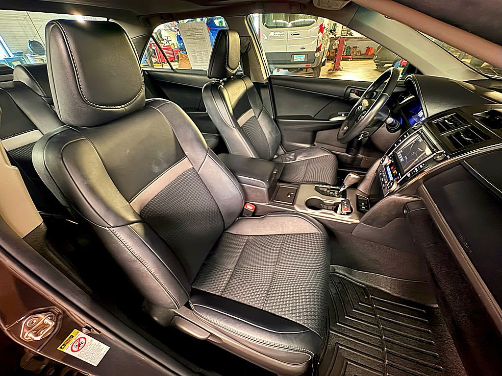 2014 Toyota Camry Image 22