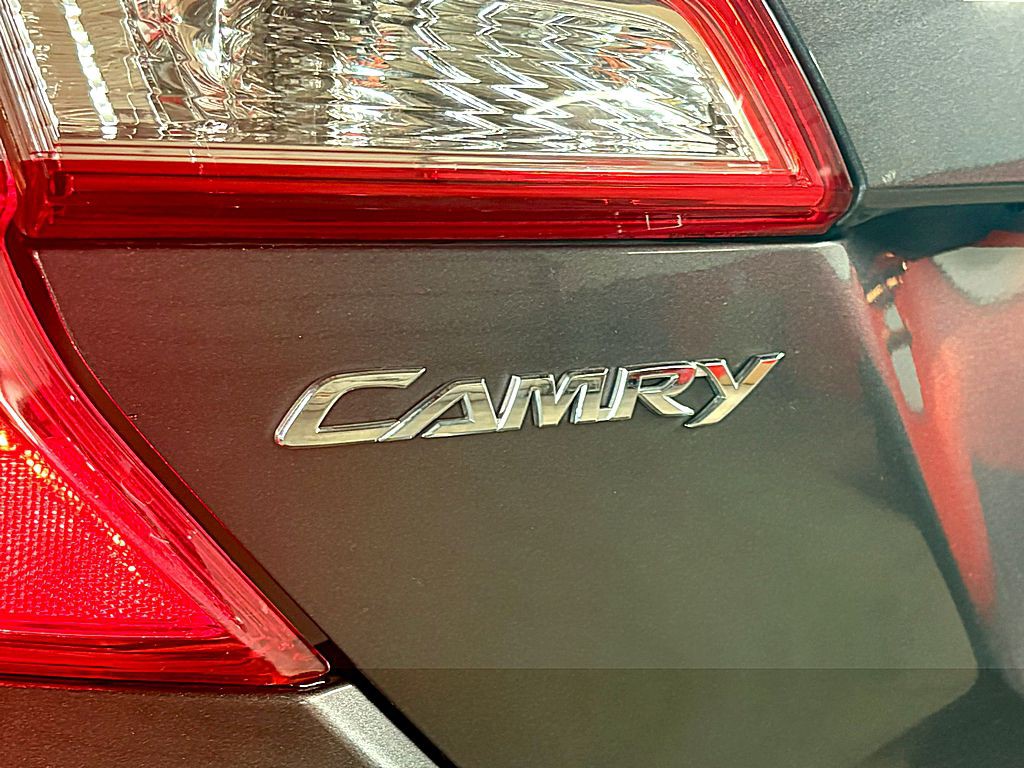 2014 Toyota Camry Image 26