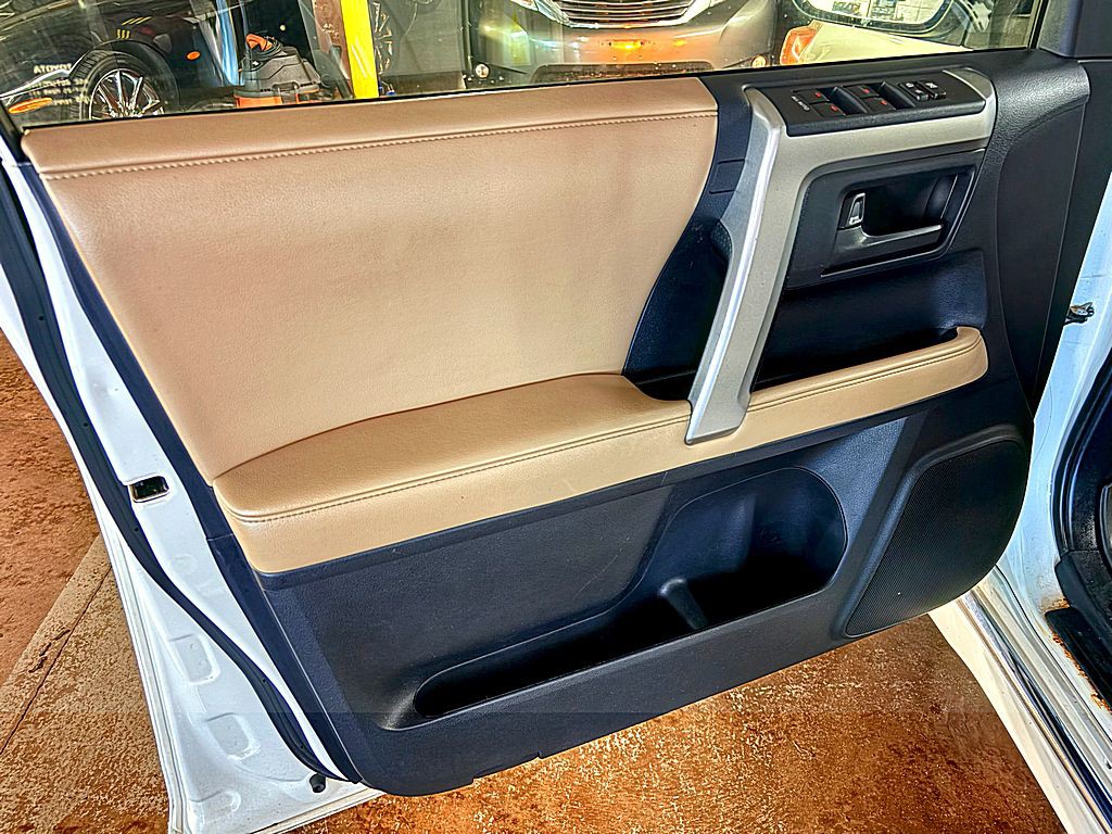 2012 Toyota 4Runner Image 20