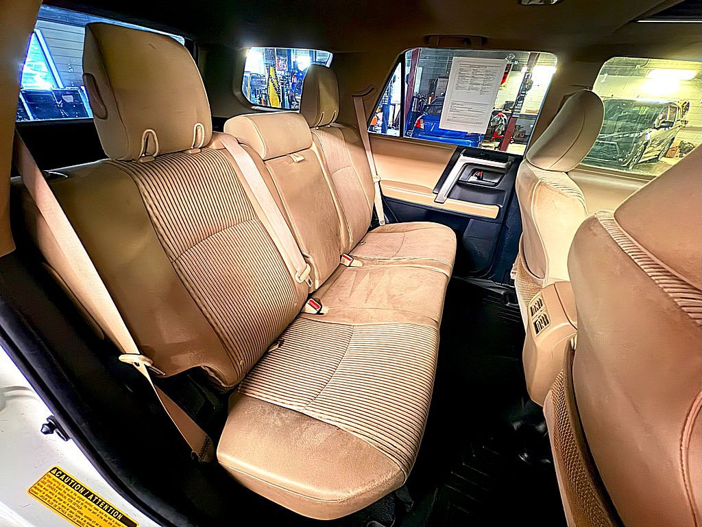 2012 Toyota 4Runner Image 25