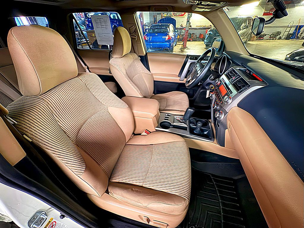 2012 Toyota 4Runner Image 26