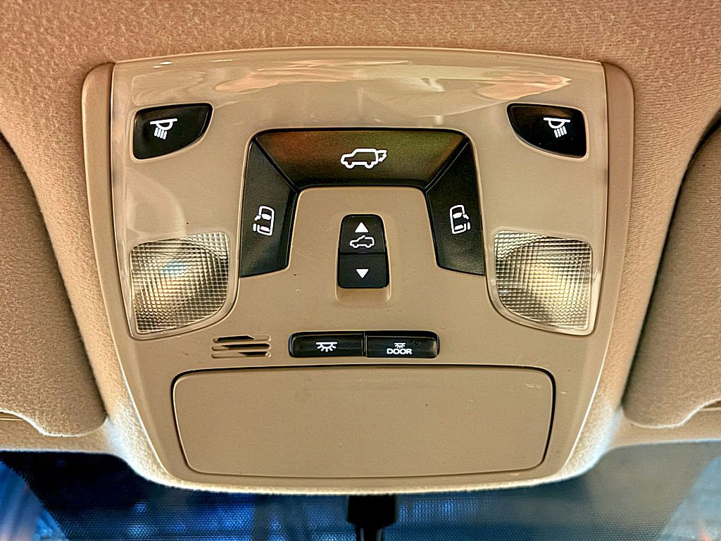 2011 Toyota Sienna Image 15