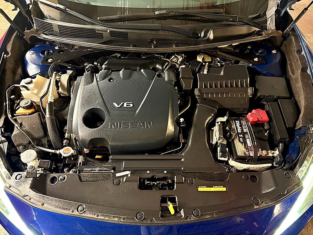 2016 Nissan Maxima Image 2