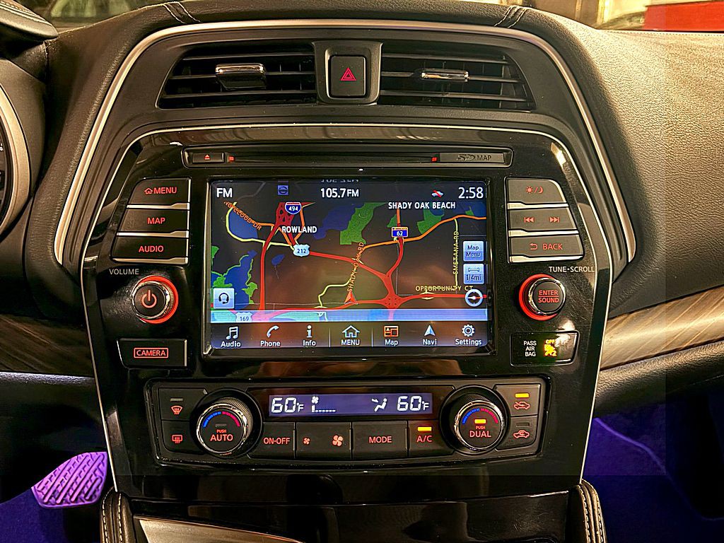 2016 Nissan Maxima Image 13