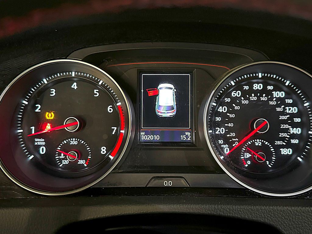 2017 Volkswagen GTI Image 11