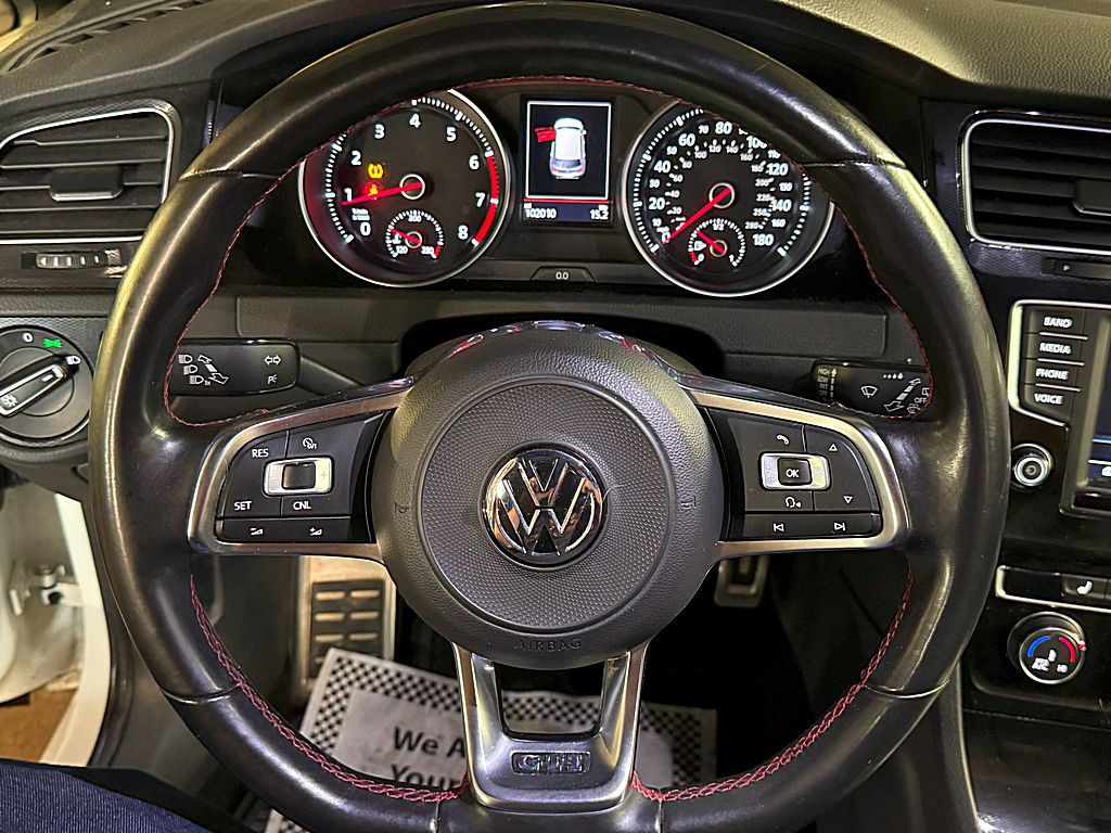 2017 Volkswagen GTI Image 12