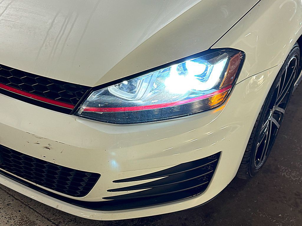 2017 Volkswagen GTI Image 27