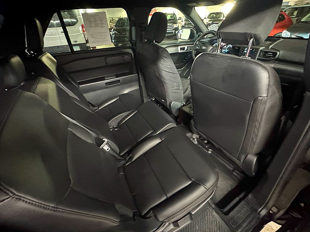 2021 Ford Explorer Image 15