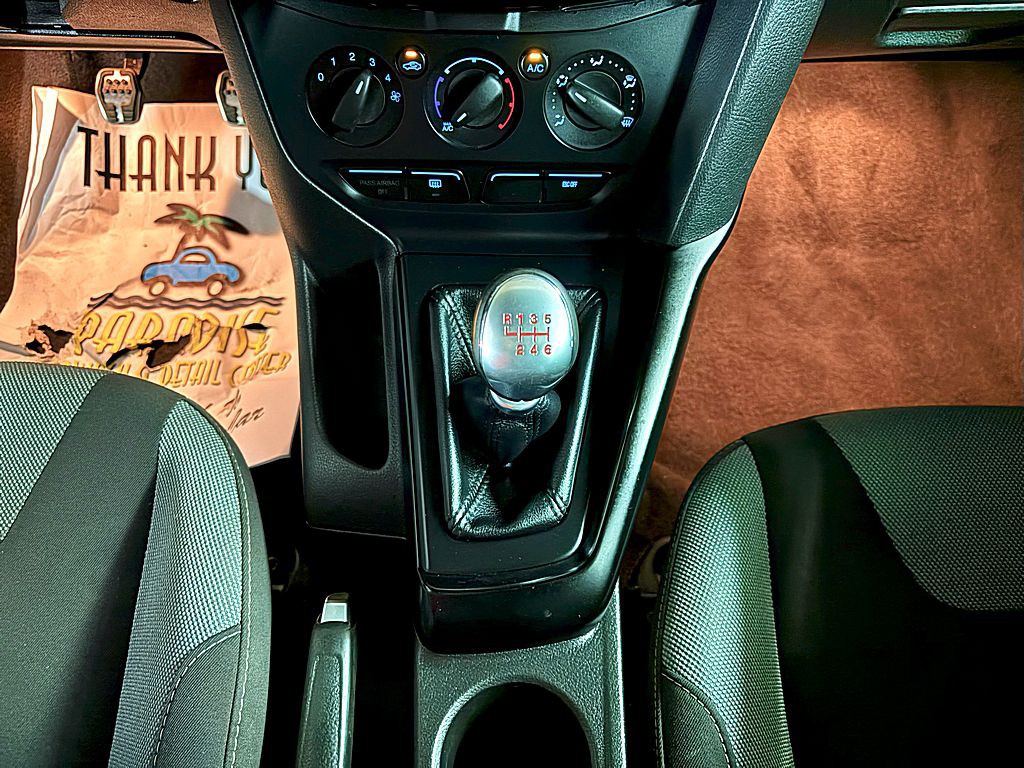 2014 Ford Focus Image 15