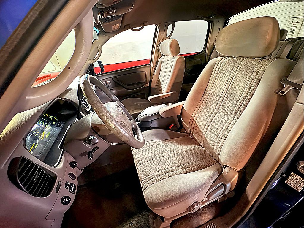 2004 Toyota Tundra Image 11