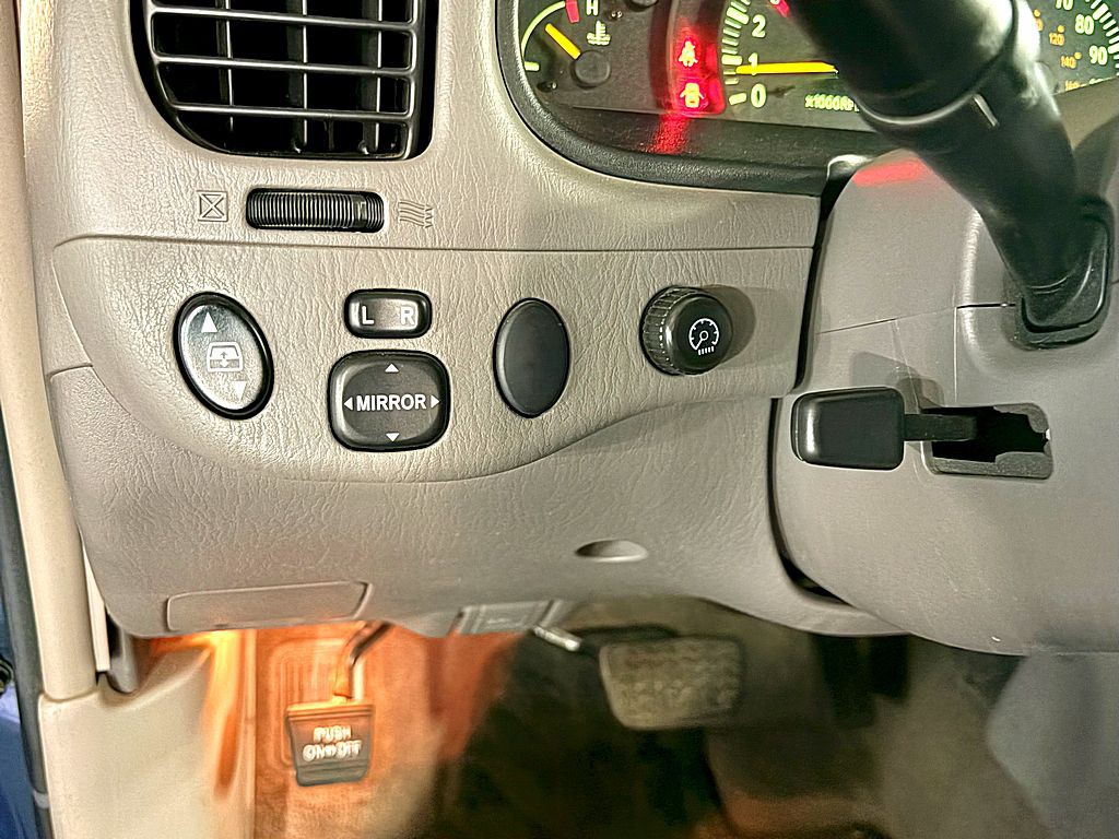 2004 Toyota Tundra Image 16
