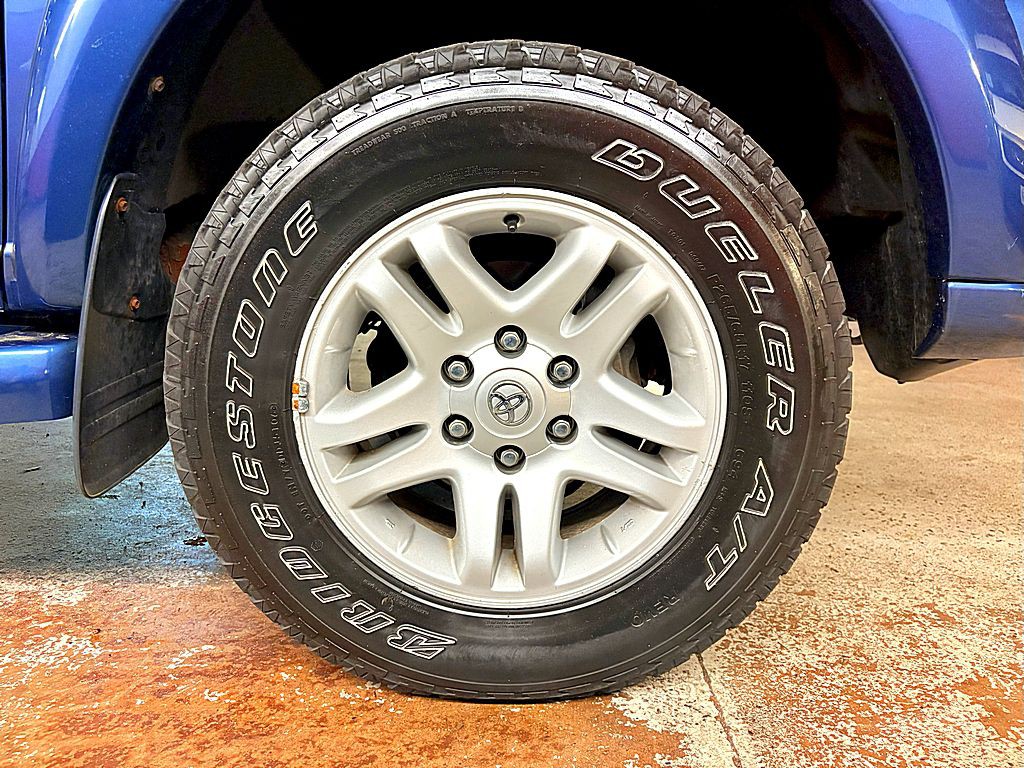 2004 Toyota Tundra Image 24