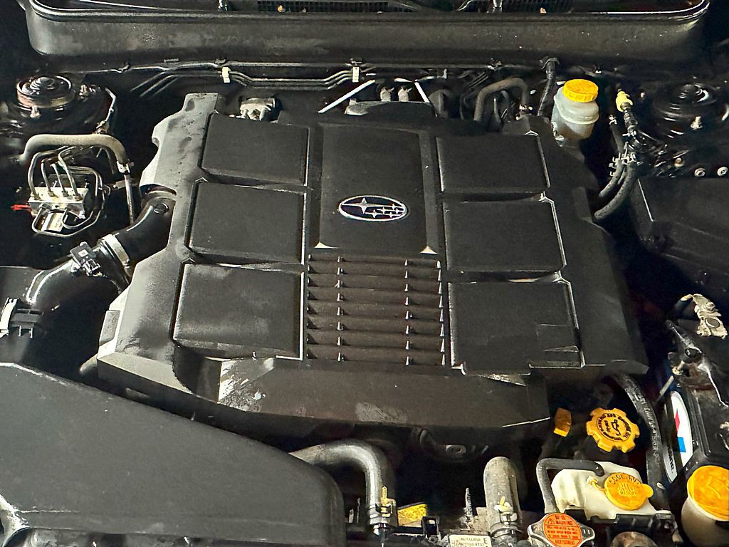 2013 Subaru Outback Image 2