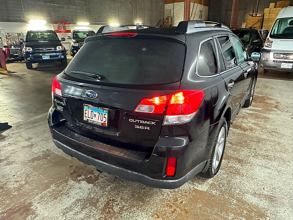 2013 Subaru Outback Image 7