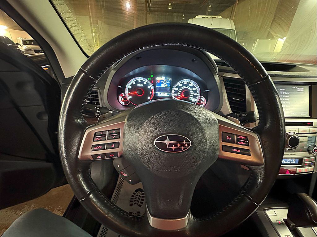 2013 Subaru Outback Image 11