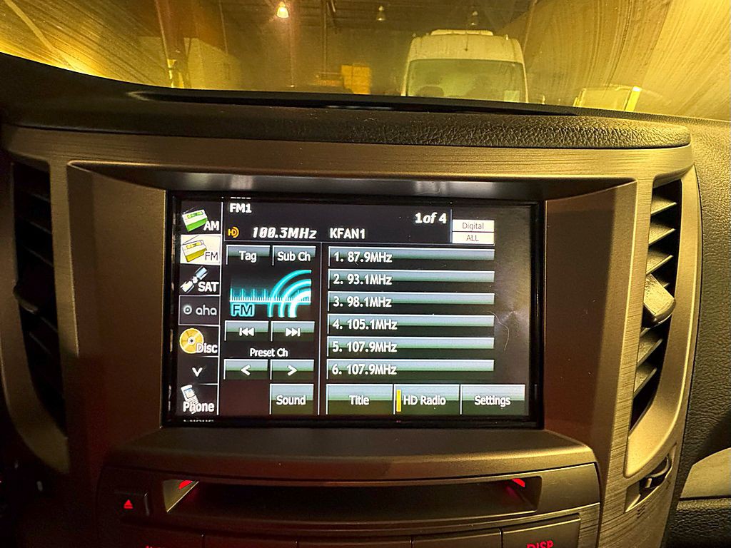2013 Subaru Outback Image 12
