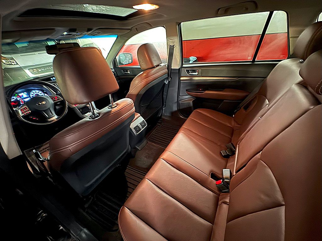 2013 Subaru Outback Image 17