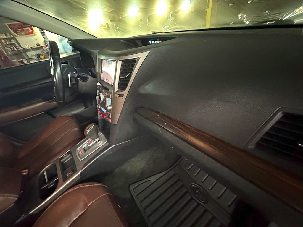 2013 Subaru Outback Image 21