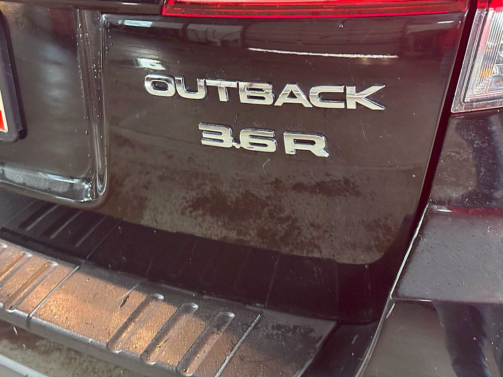 2013 Subaru Outback Image 25