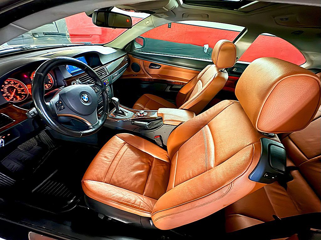 2012 BMW 3 Series Image 10