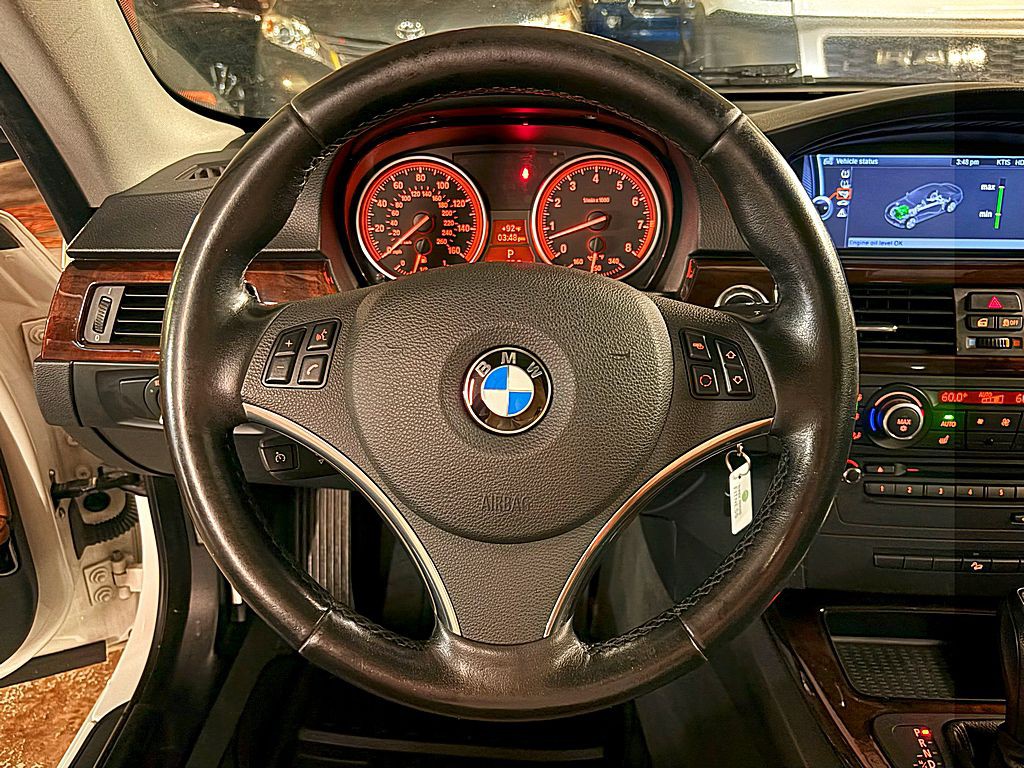 2012 BMW 3 Series Image 12