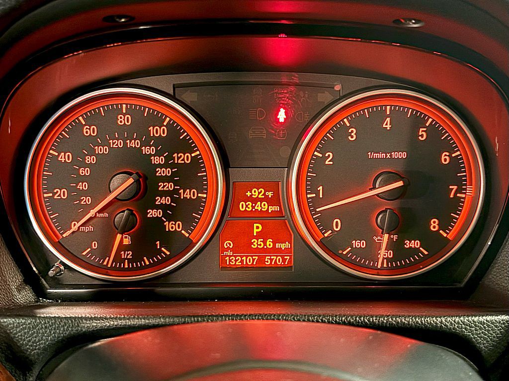 2012 BMW 3 Series Image 13
