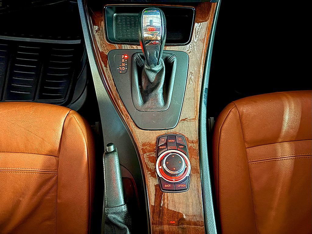 2012 BMW 3 Series Image 15