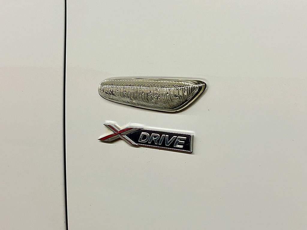 2012 BMW 3 Series Image 26