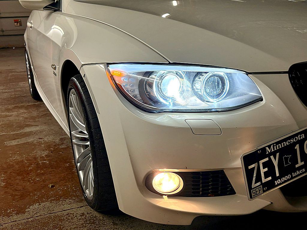 2012 BMW 3 Series Image 27