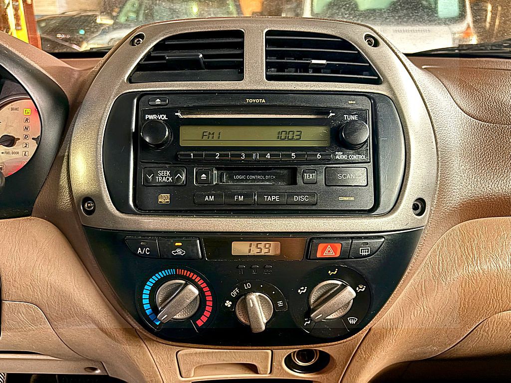 2003 Toyota Rav4 Image 13