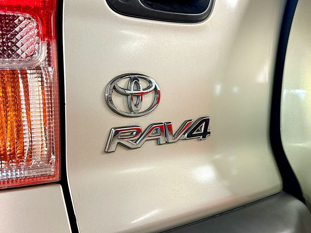 2003 Toyota Rav4 Image 24