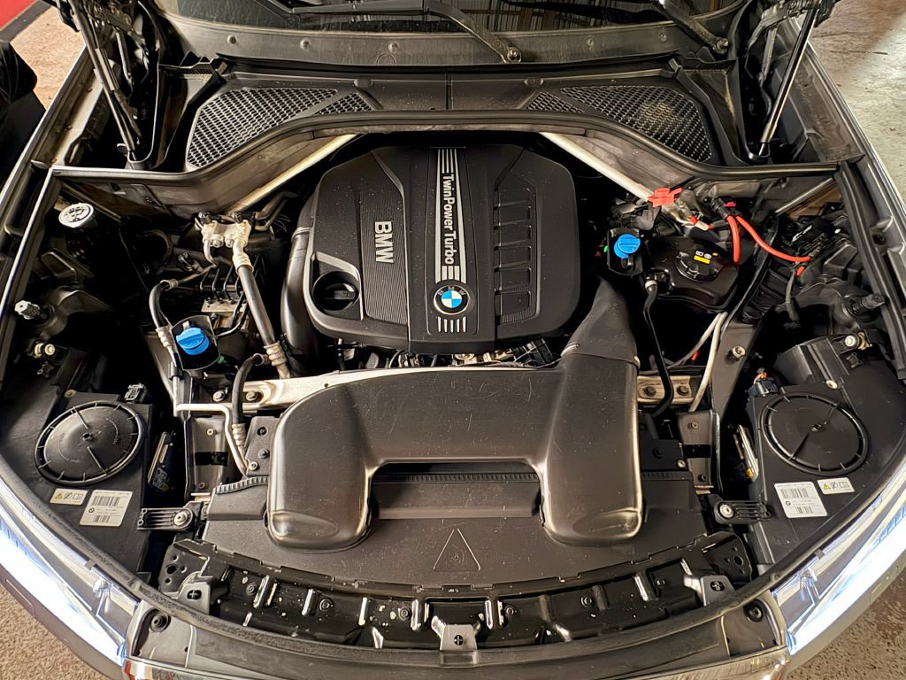 2015 BMW X5 Image 2