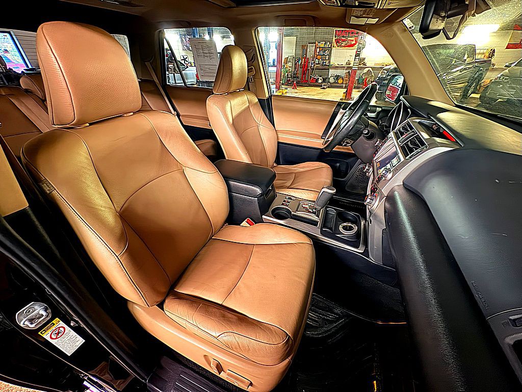 2011 Toyota 4Runner Image 28