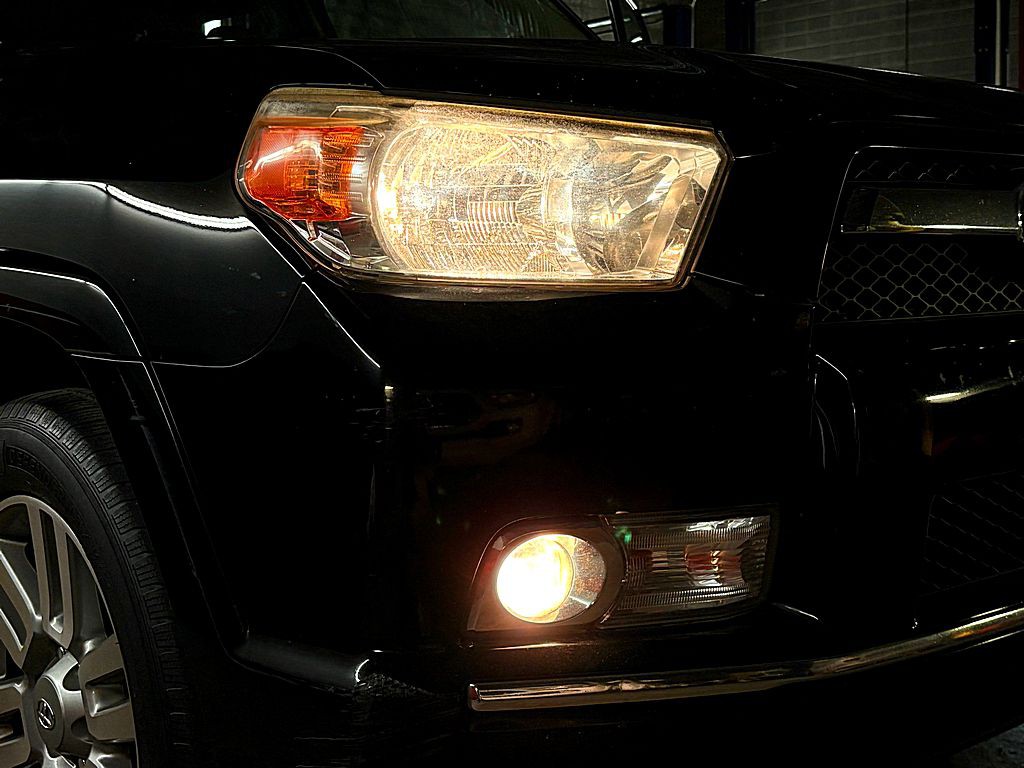 2011 Toyota 4Runner Image 32