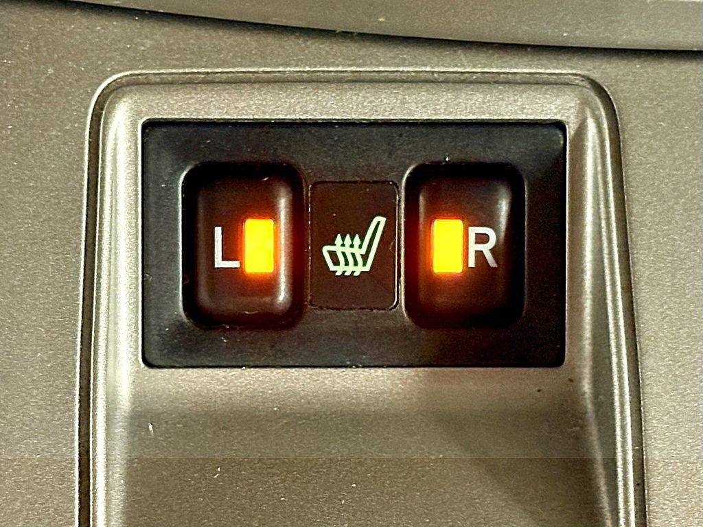 2009 Toyota Camry Image 17
