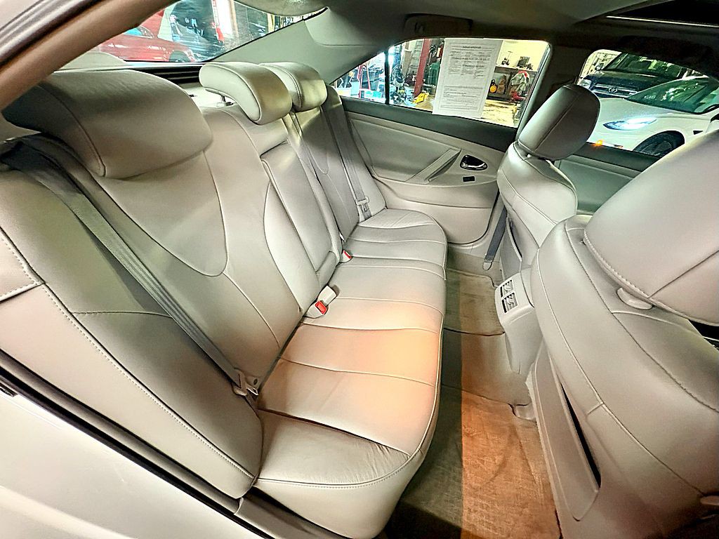 2009 Toyota Camry Image 23