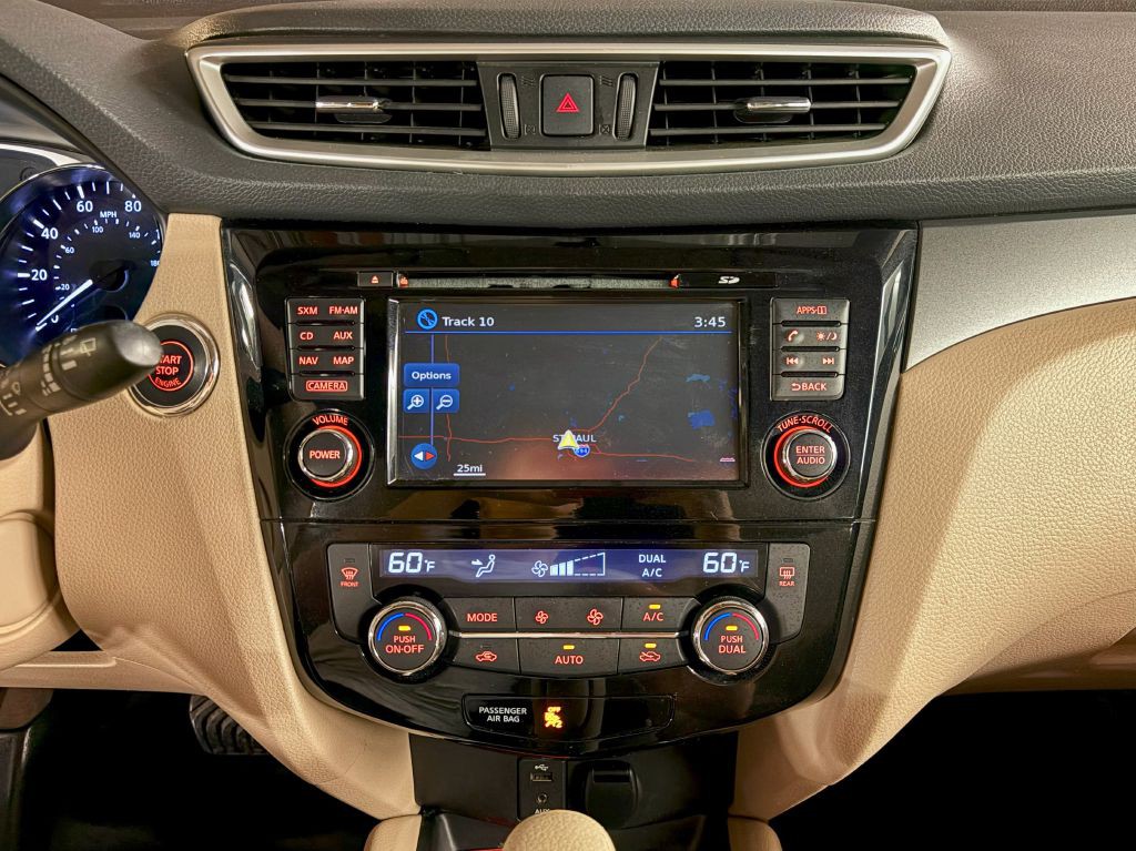 2015 Nissan Rogue Image 14
