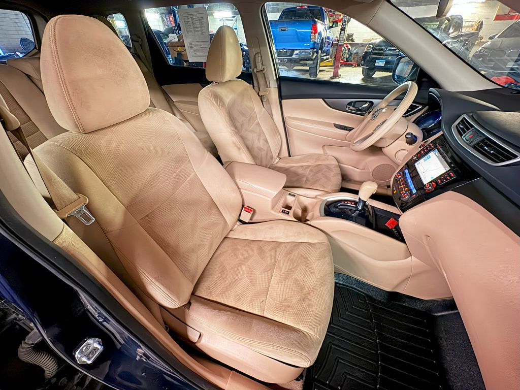 2015 Nissan Rogue Image 28
