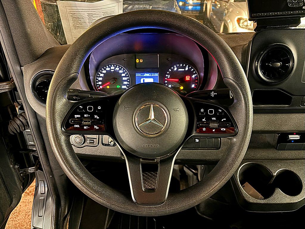 2019 Mercedes-Benz Sprinter Image 11