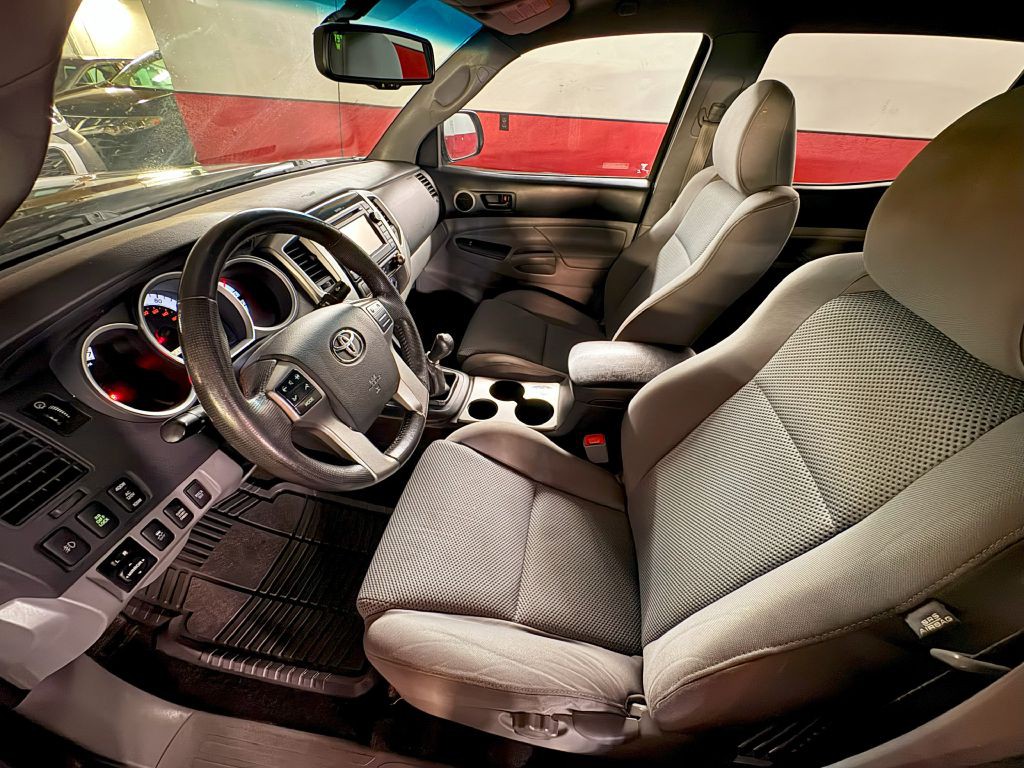 2013 Toyota Tacoma Image 10