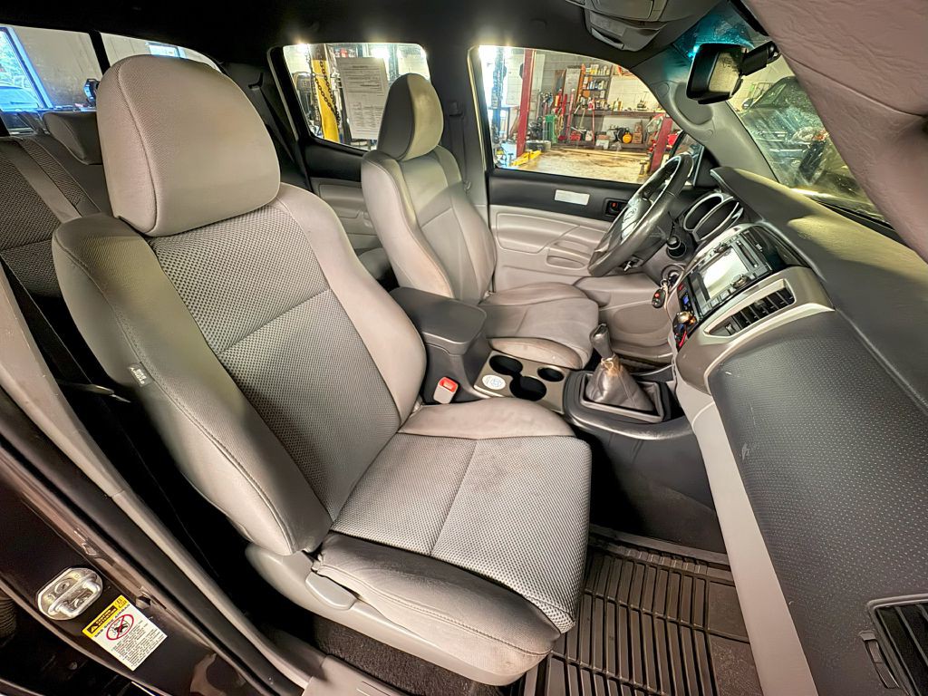 2013 Toyota Tacoma Image 22