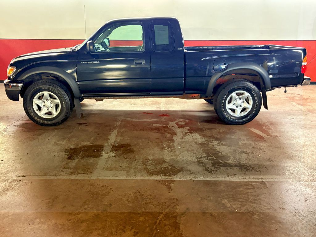 2004 Toyota Tacoma Image 4