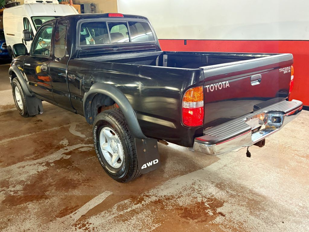 2004 Toyota Tacoma Image 5