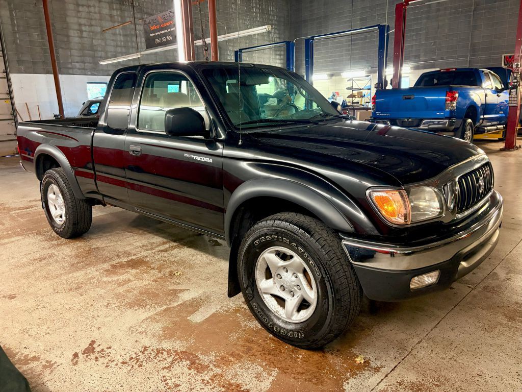 2004 Toyota Tacoma Image 8