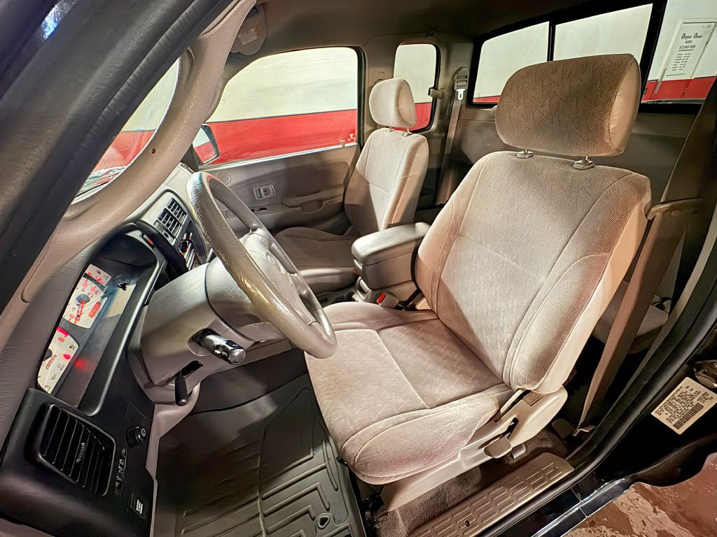 2004 Toyota Tacoma Image 11