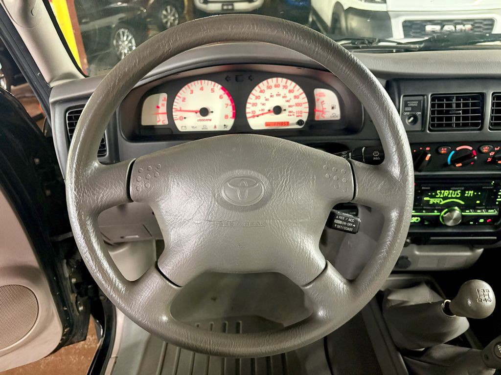 2004 Toyota Tacoma Image 12